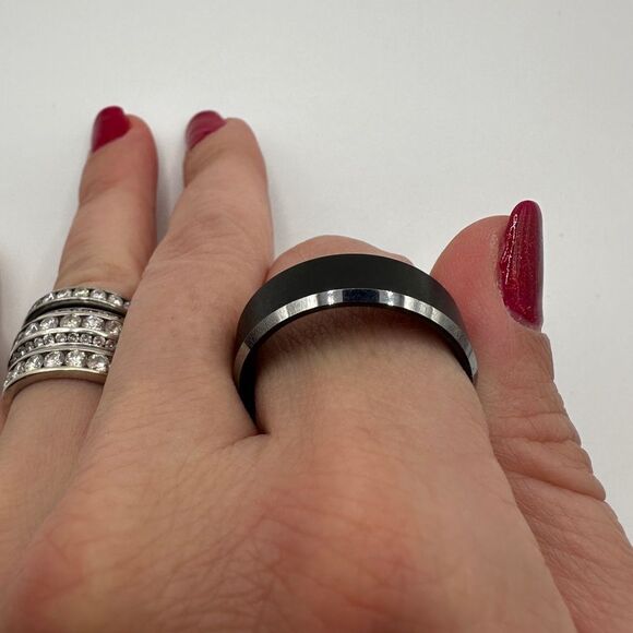 Men’s size 11 gunmetal black tungsten ring band - Picture 5 of 6